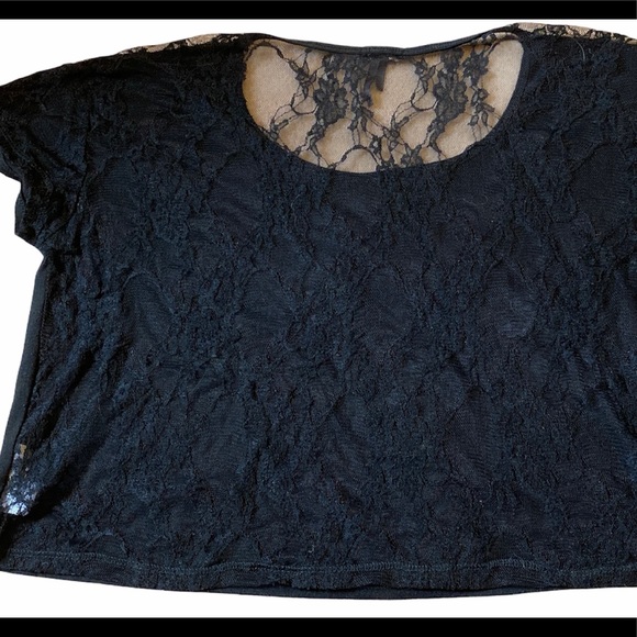Nollie Cross Tee w Lace Back - Picture 2 of 3
